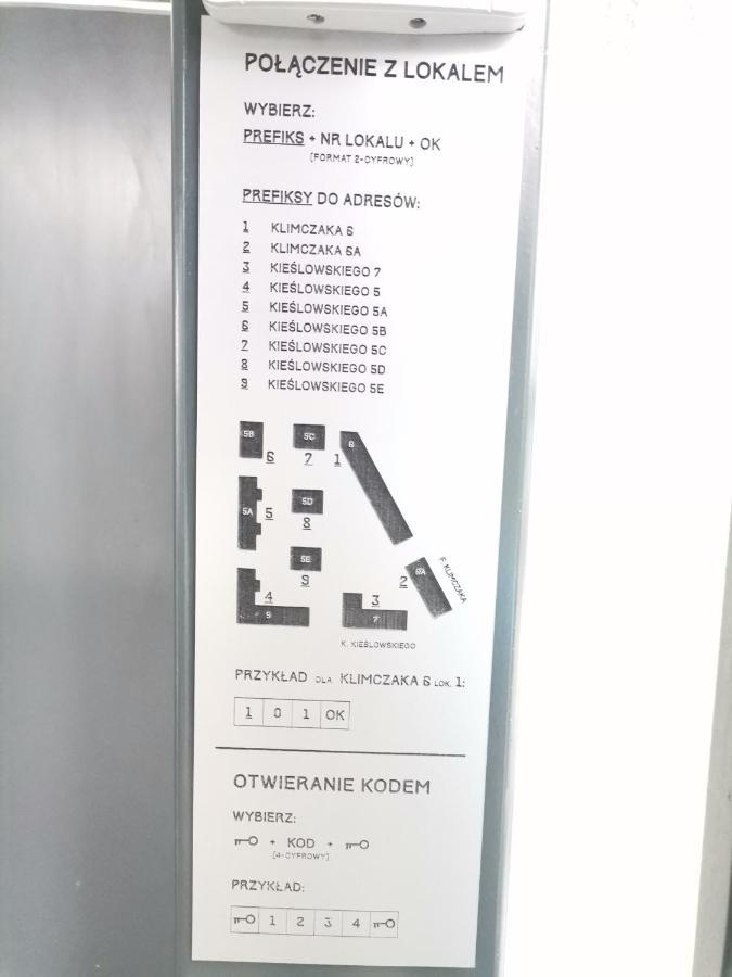 Nowoczesny Apartament Z Widokiem Appartement Warschau Buitenkant foto