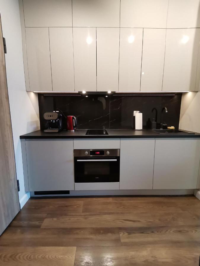 Nowoczesny Apartament Z Widokiem Appartement Warschau Buitenkant foto