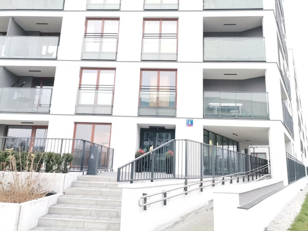 Nowoczesny Apartament Z Widokiem Appartement Warschau Buitenkant foto